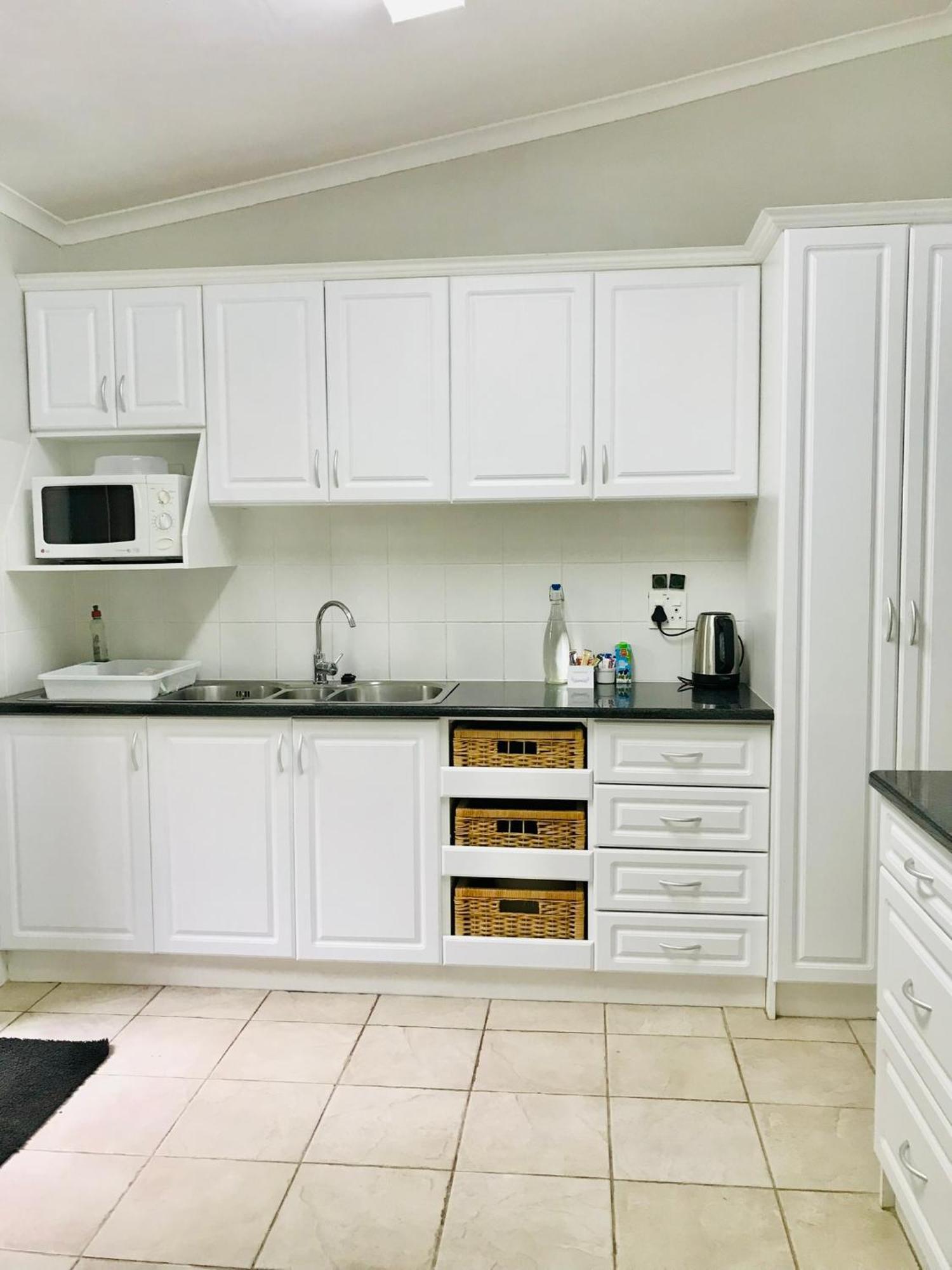 10Vdw Self Catering Apartments 더반빌 외부 사진