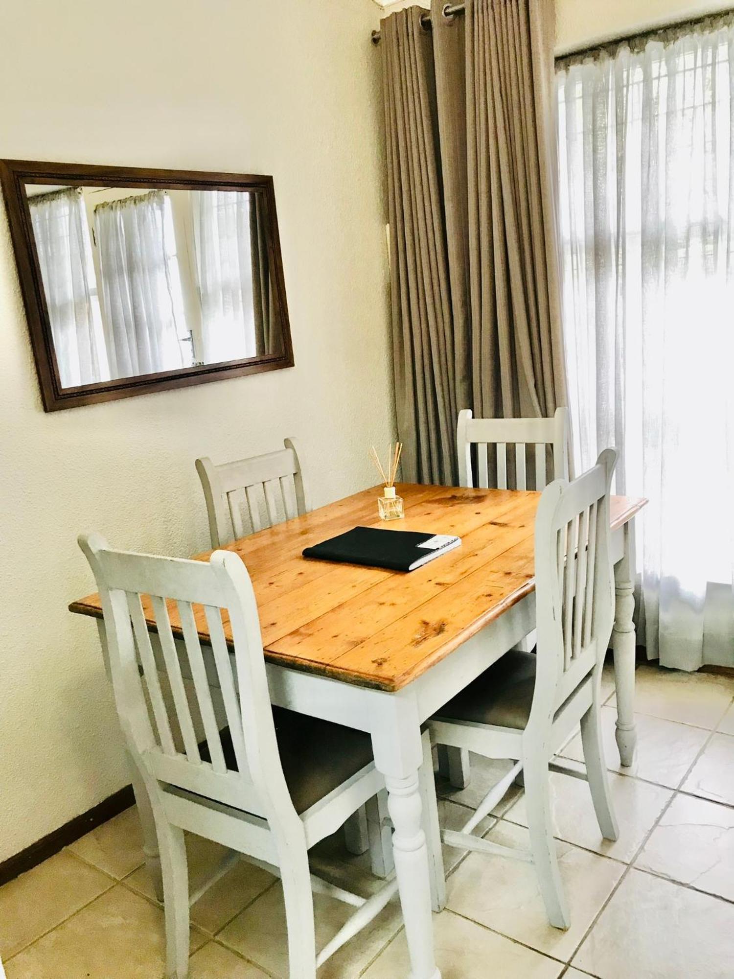 10Vdw Self Catering Apartments 더반빌 외부 사진